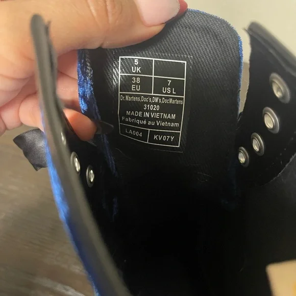 Dr. Martens 1460 Vegan Velvet 7 Women’s - Picture 9 of 11